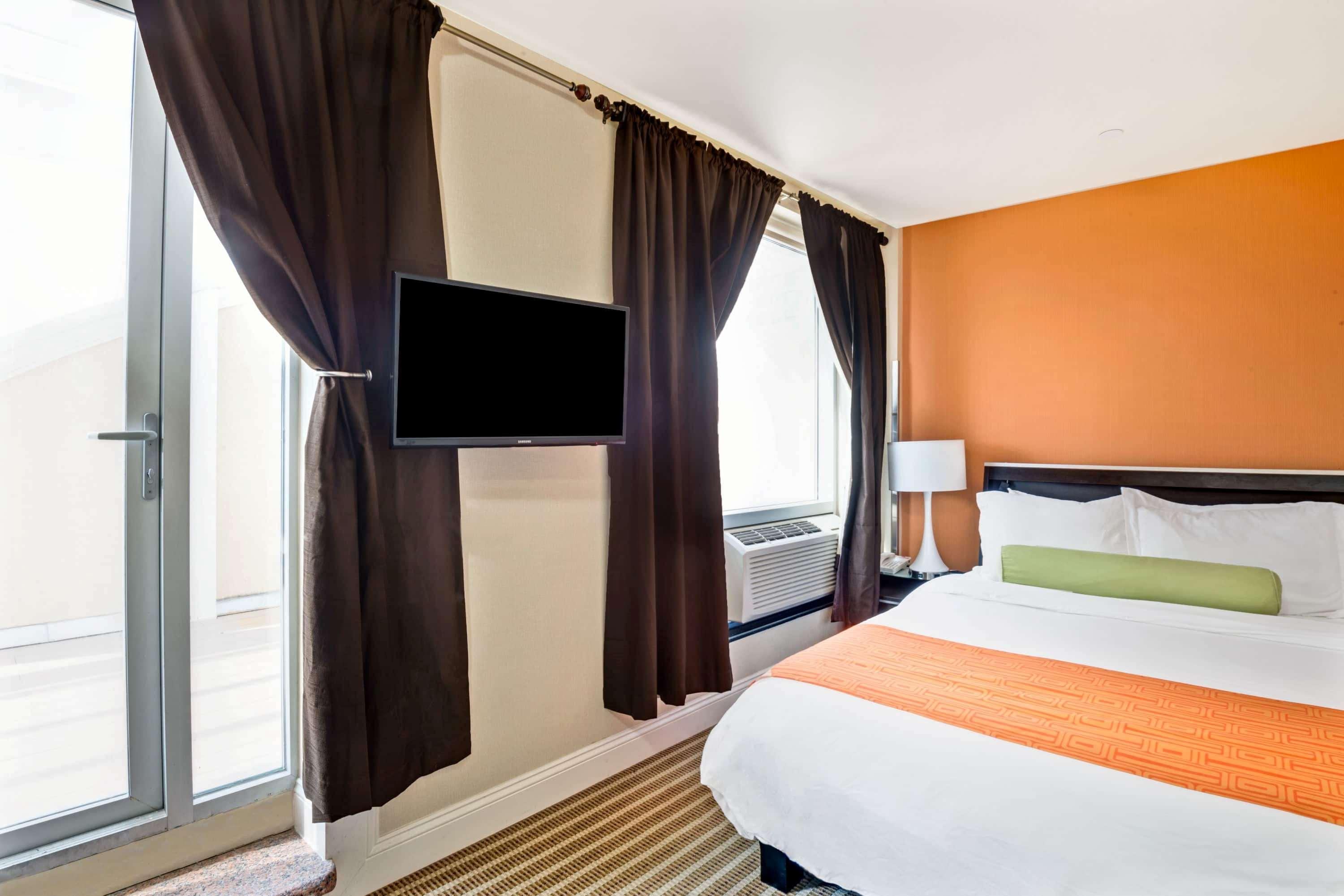 ฮาวเวิร์ด จอห์นสัน บาย วินด์แฮม ลองไอส์แลนด์ซิตี้ Hotel นิวยอร์ก ภายนอก รูปภาพ