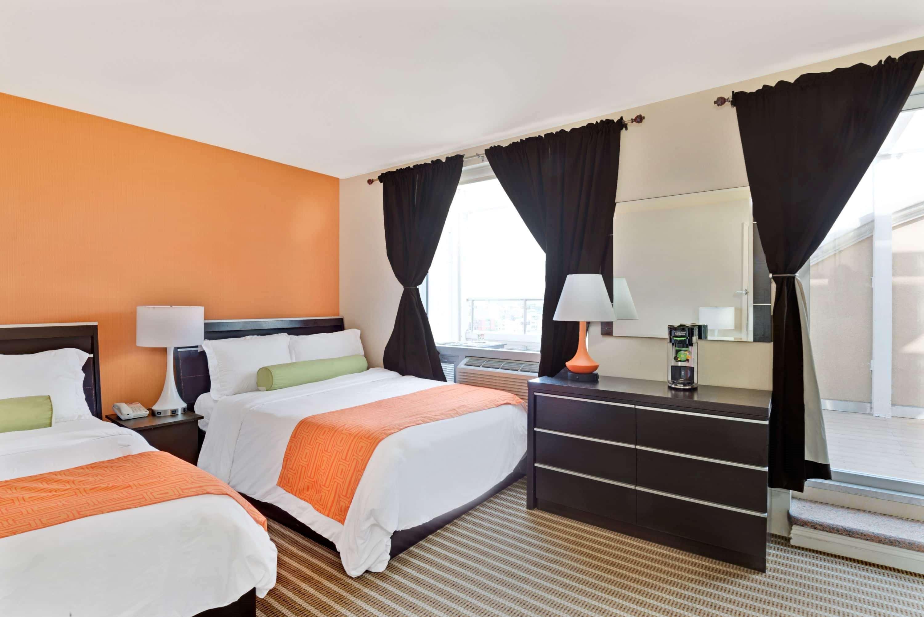 ฮาวเวิร์ด จอห์นสัน บาย วินด์แฮม ลองไอส์แลนด์ซิตี้ Hotel นิวยอร์ก ภายนอก รูปภาพ