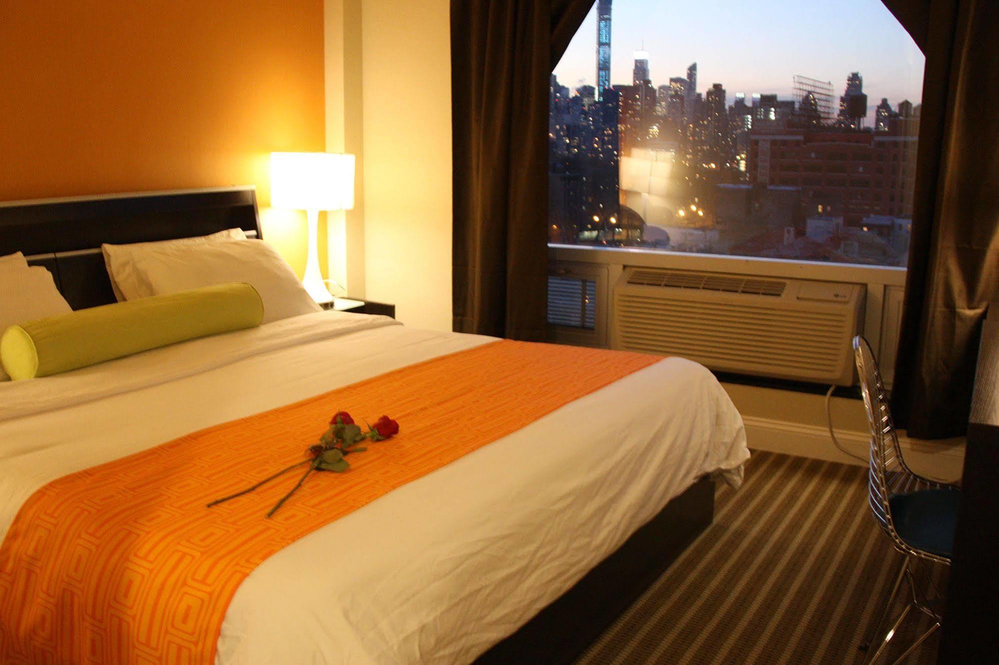 ฮาวเวิร์ด จอห์นสัน บาย วินด์แฮม ลองไอส์แลนด์ซิตี้ Hotel นิวยอร์ก ภายนอก รูปภาพ