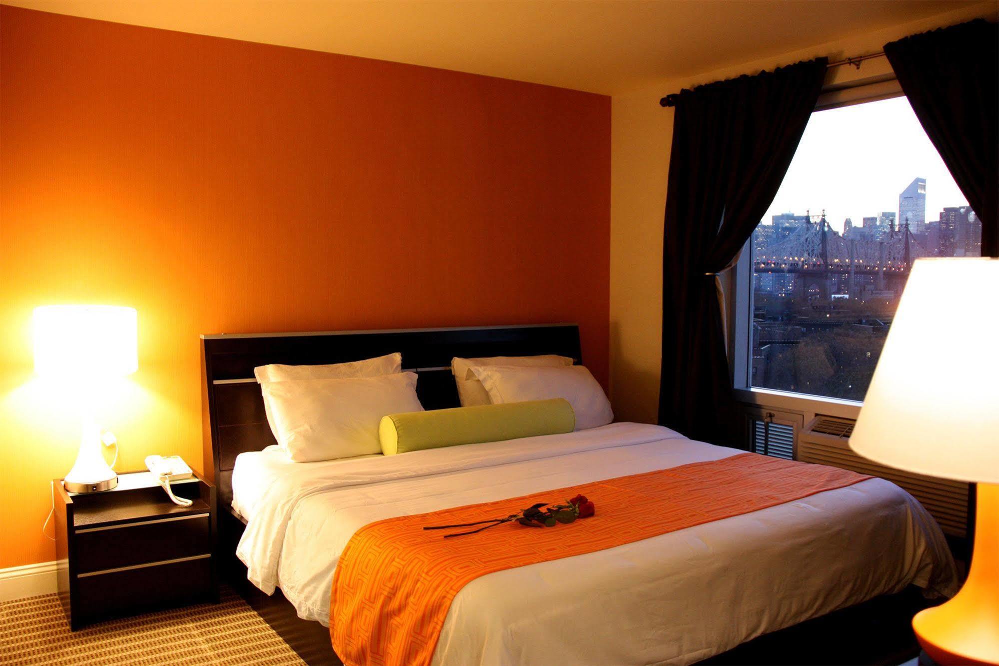 ฮาวเวิร์ด จอห์นสัน บาย วินด์แฮม ลองไอส์แลนด์ซิตี้ Hotel นิวยอร์ก ภายนอก รูปภาพ