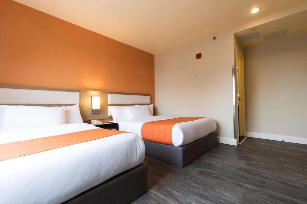 ฮาวเวิร์ด จอห์นสัน บาย วินด์แฮม ลองไอส์แลนด์ซิตี้ Hotel นิวยอร์ก ภายนอก รูปภาพ