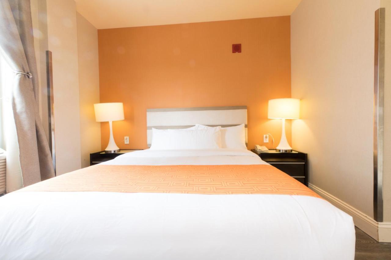ฮาวเวิร์ด จอห์นสัน บาย วินด์แฮม ลองไอส์แลนด์ซิตี้ Hotel นิวยอร์ก ภายนอก รูปภาพ