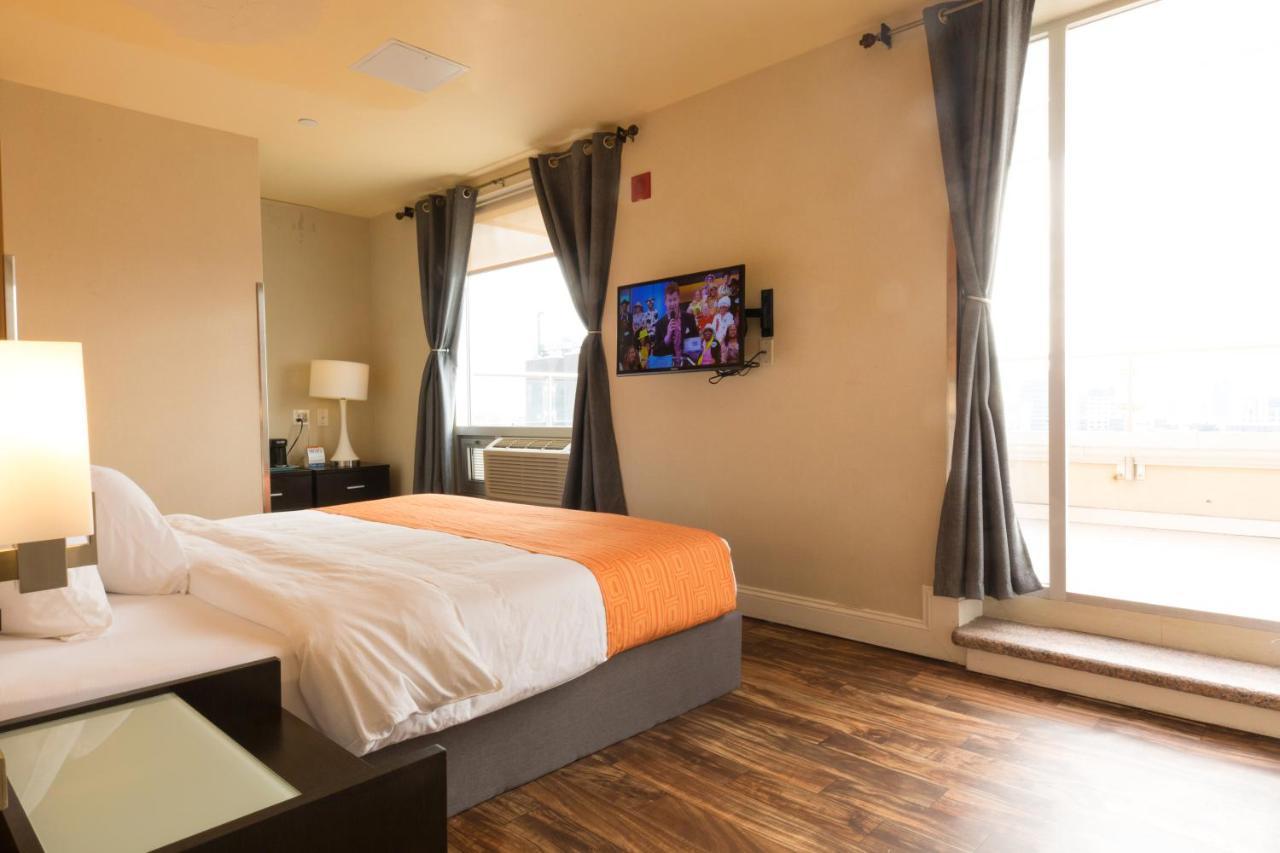 ฮาวเวิร์ด จอห์นสัน บาย วินด์แฮม ลองไอส์แลนด์ซิตี้ Hotel นิวยอร์ก ภายนอก รูปภาพ
