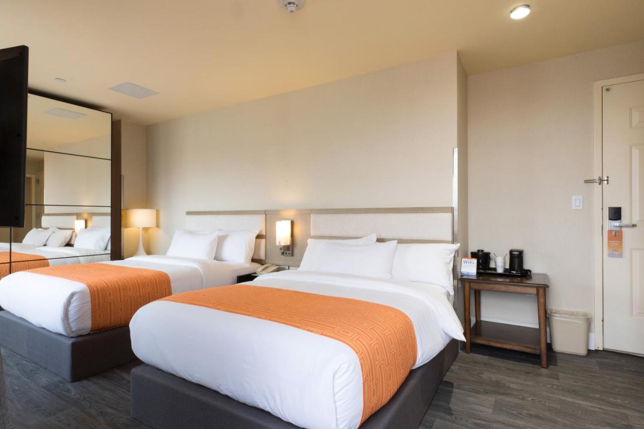 ฮาวเวิร์ด จอห์นสัน บาย วินด์แฮม ลองไอส์แลนด์ซิตี้ Hotel นิวยอร์ก ภายนอก รูปภาพ