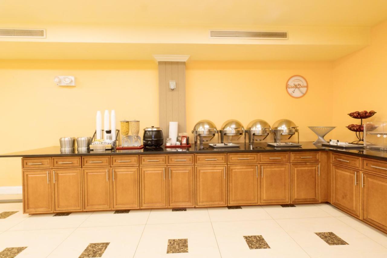 ฮาวเวิร์ด จอห์นสัน บาย วินด์แฮม ลองไอส์แลนด์ซิตี้ Hotel นิวยอร์ก ภายนอก รูปภาพ